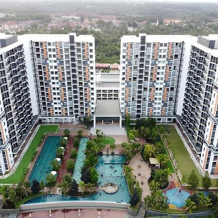 Casa Raudhah @ Timurbay Seafront Residence Kampung Sungai Karang Exterior photo