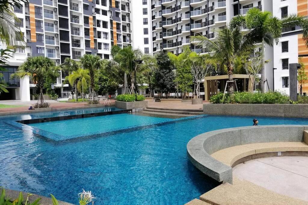Casa Raudhah @ Timurbay Seafront Residence Kampung Sungai Karang Exterior photo